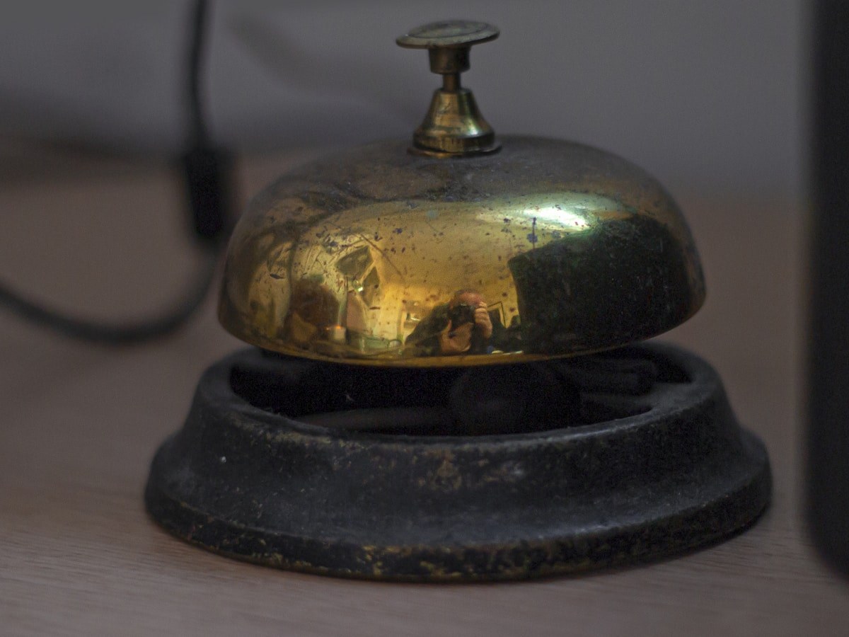 Hospitality service bell